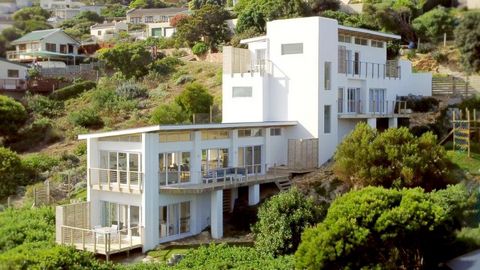 Excellent 6 Bed Villa For Sale in Cape Town South Africa Esales Property ID: es5553809 Property Location 46 Camilla Street Cape Town Western Cape 7975 South Africa Property Details Are you looking for a beautiful and modern family home with stunning ...