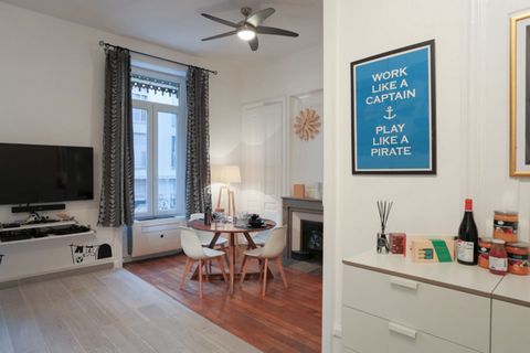 You will spend an authentic stay in Lyon in my comfortable, renovated apartment, in an old building typically Lyonnais with a beautiful height under ceiling. At the foot of the Garibaldi metro station (less than 1 min walk) We provide you with conven...