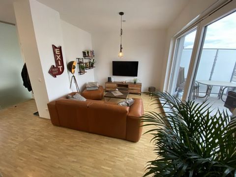 Diese hochwertig möblierte Wohnung im Süden Frankfurts bietet modernen Wohnkomfort auf höchstem Niveau. Die insgesamt 69 Quadratmeter Wohnfläche sind geschmackvoll gestaltet und bieten folgende Räumlichkeiten: Wohn-, Ess- & Kochbereich: Ein lichtdurc...