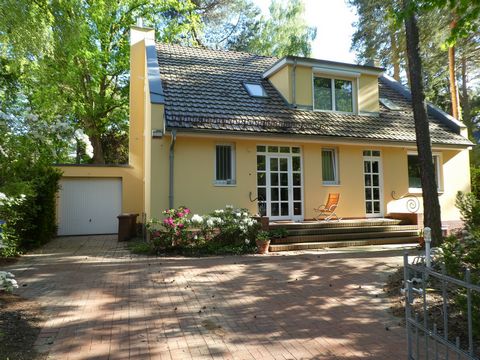 Kleinmachnow borders the Berlin city limits to Zehlendorf in the southwest. With all the advantages of a small community, Kleinmachnow is an exclusive residential area just outside Berlin and Potsdam. The landscape is characterized by a large forest ...