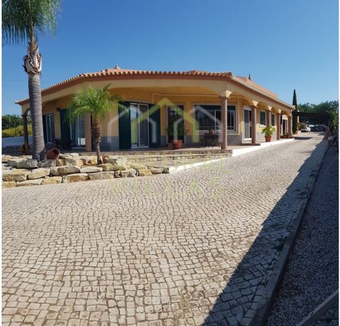 Detached 3 bedroom villa in an area where the bonanza reigns near the centre of Pechão, Olhão in the Algarve. It is a property with a total land area of 1,800m2 consisting of a wonderful independent house and land. The villa consists of a ground floo...