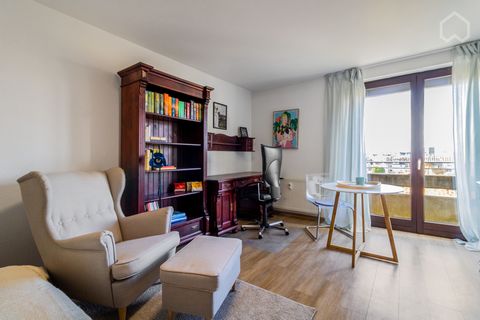We offer an apartment to arrive in the best location in Offenbach. In a few steps you can reach everything your heart desires: - Walks or jogging along the Main - Shopping at Main of Offenbach (Rewe, DM, Alnatura, etc.) - Good restaurants and cafés i...