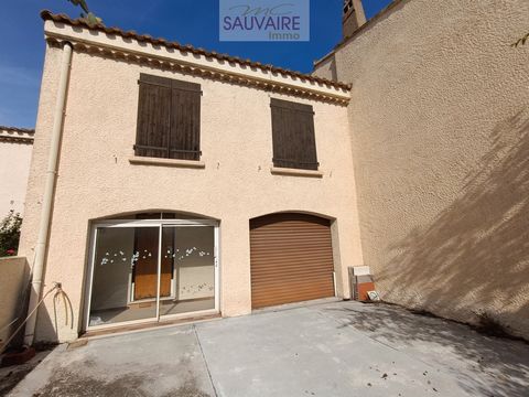 In the town of Saint-Laurent-de-la-Salanque, the Sauvaire Immobilier agency has selected for you this 2-sided villa with a living area of approximately 102 m2 with 4 bedrooms. It consists of an entrance opening onto a hallway with access to the garag...