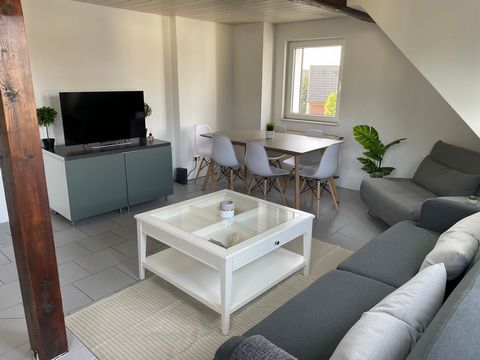 The accommodation Here you'll be able to plan your adventure-filled days to perfection over morning coffee on the wonderful balcony with sunrise views. UPPER FLOOR: Your flat has a master bedroom on the upper floor. The beds can be pushed together to...