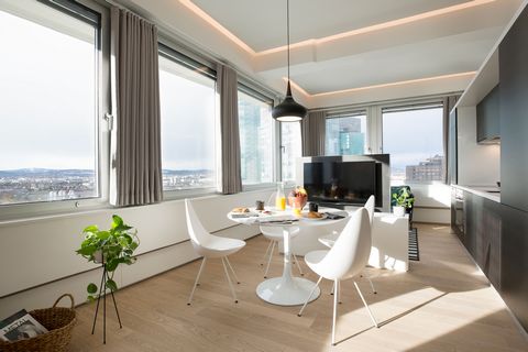 Mehr Fenster, mehr Licht, mehr Raum, mehr Sicht, mehr Freiheit, mehr Durchatmen, mehr Ideen, mehr Zuhause. Eine einfache Rechnung, deren Resultat für unsere Executive-Apartments spricht. Denn bei ihnen handelt es sich um großzügig geplante Eckwohnung...