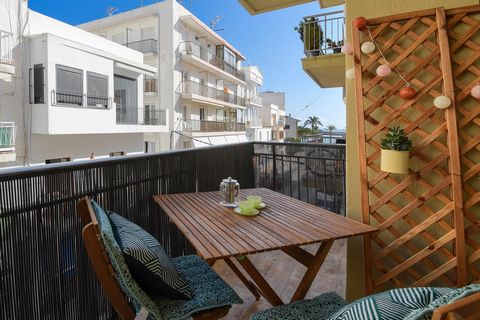 Wonderful and cheerful apartment in Javea, Costa Blanca, Spain for 6 persons. The apartment is situated in a urban beach area, close to restaurants and bars, shops and supermarkets, at 200 m from Playa de la Grava beach and at 0,2 km from Mediterrane...