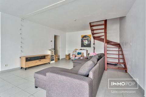 Immo-pop, the fixed price real estate agency offers you this duplex apartment Type 3 of 98 m² (avenue du Chemin de la Vie), facing West close to shops, schools and transport (bus lines 49 and 50 of the *cub). House divided 2 apartments Duplex with gr...