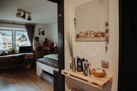 WELCOME TO PURA VIDA - your retreat for an inspiring workation or a relaxing stay in the Allgäu! Our 1-room flat in Fischen im Allgäu offers you the perfect combination of natural beauty and productive work. Inspired by the Pura Vida lifestyle, we in...