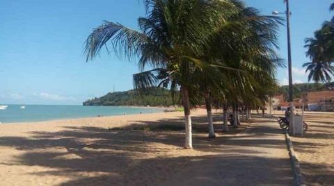 Price: €350.000 We have several investment options in Brazil, starting from €150,000, please contact us for more information. Beautiful beachfront land with 850 m² being 34 m in front of the beach in Japaratinga/AL. A very nice, beautiful and very re...