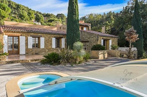 Siga Immovar offers you in a quiet residential area close to the city center, schools, shops and motorways, this beautiful house with a living area of 170 m2 on a plot of 2985 m2 with a beautiful view of the villages. du Castellet and Cadiere d'Azur....