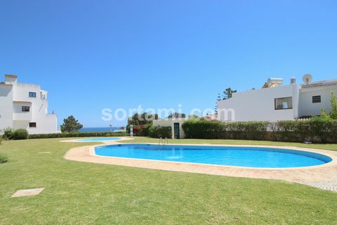 Excellent business opportunity Two stores in private condominium in Olhos de Agua. The stores have project approved by the condominium to transform them into a villa with a total area of 137sqm, with land beside for private garden. The condominium ha...