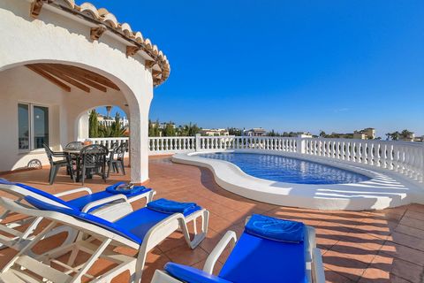 Villa maravillosa y confortable en Benitachell, Costa Blanca, España con piscina privada para 4 personas. La casa está situada en una zona residencial de playa, a 4 km de la playa de Cala Moraig y a 4 km del Poble Nou de Benitachell. La casa tiene 2 ...