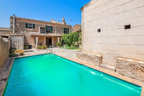 Charming Mallorcan home with pool and plenty of outside space in Biniali, Sencelles This fantastic town house is offered for sale in the historic village of Biniali, walking distance from the local bars and shops, 5 minutes from the town of Sencelles...