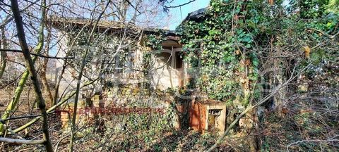 For more information call us at ... or 052 813 703 and quote property reference number: Vna 83771. Responsible broker: Krasen Zahariev Old Legal House (1950) for overhaul or construction of a new one at the end of the quiet village of Neykovo, 12 km ...