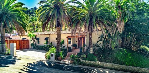 $6,900,000 BHPO Standard Sale/Seller Finance/Lease Option- Great Investment also good for a Vacation Rental business. This estate is magical and surrounded by lush greenery and natures best scenery in a private quiet neighborhood. Situated on a corne...