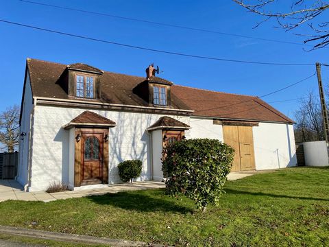 We are pleased to present this delightful detached three-bedroom stone house situated in a charming hamlet of Coulonges. This property includes an 85m² barn, a 20m² garage, and an expansive private garden spanning 3749m². The ground floor boasts a fu...