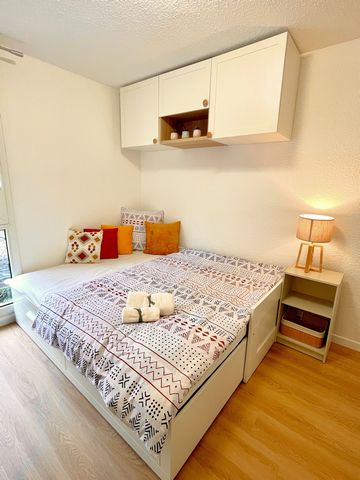 Welcome to our charming and modern apartment nestled in the heart of the business district of La Défense. Perfect for students or professionals on a mission, this elegant space provides everything needed for a pleasant stay. Apartment features: - Ful...