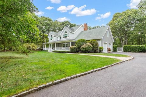 Perfectly situated on a spacious 1+/- acre lot, the residence at 11 Stuart Court in Hampton Bays exemplifies the ultimate elegant country getaway conveniently located to both Westhampton Beach and Southampton Villages. Offering 5 bedrooms, which incl...