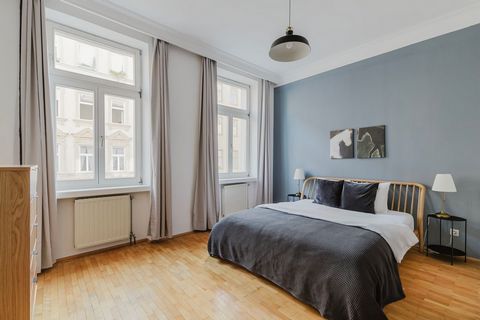 Entdecken Sie das Beste von Wien, mit dieser Einzimmerwohnung im 5. Bezirk - Margareten. mit Blick über die Stadt. Es wird Ihnen leicht fallen, einfach aufzutauchen und in diesem modisch eingerichteten Apartment mit seiner voll ausgestatteten Küche, ...