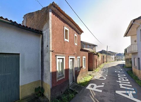 Moradia com frente de estrada de 25m, para reconstrução total ou parcial em aldeia a 10km de Cantanhede e a mesma distancia da Mealhada capital do leitão. Uma boa oportunidade de negócio em zona muito tranquila e procurada para primeira ou segunda ha...