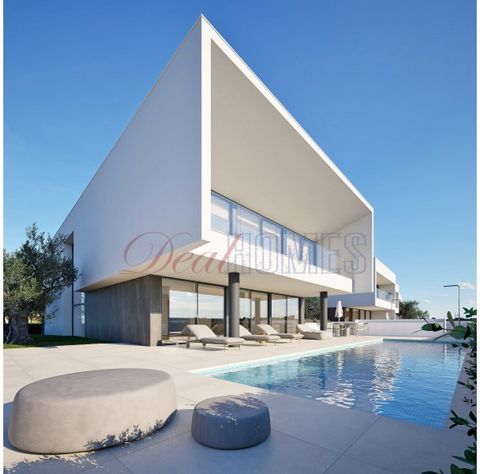 DH presents, Exceptional villa, under construction, inserted in one of the most luxurious areas of the city of Lagos. Surrounded by the beaches of Camilo and Dona Ana and also the famous Ponta da Piedade. The village has modern features, high quality...