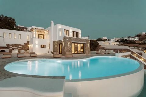 Ontdek de pracht van Villa Sunset, een iconische residentie genesteld op het eiland Mykonos, gepresenteerd door GADAIT International. Met 9 slaapkamers, 10 badkamers en een indrukwekkende oppervlakte van 631 m² ligt deze uitzonderlijke woning op een ...