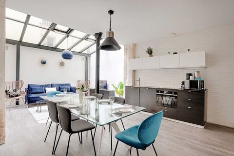 Checkmyguest vous propose un appartement lumineux de 45 m² pour 4 personnes situé dans le quartier du Sacré-Cœur à Paris. Profitez d'une ambiance chaleureuse et artistique, avec ses ruelles pavées et ses cafés pittoresques. A quelques pas de la basil...