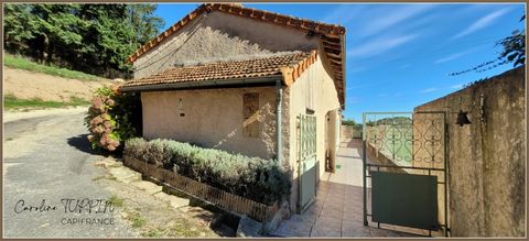 A la recherche d'un endroit CALME et PAISIBLE ? Cette maison de campagne est faite pour vous ! Cette charmante maison de 95m² est composée ainsi: Une grande cuisine avec son poêle à bois et un grand séjour pouvant accueillir les diners en famille. El...