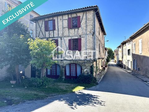 This historic house awaits you in the charming medieval town of Mirepoix, in the Ariège region. Known for its lively festivities and weekly market, Mirepoix offers a peaceful and pleasant living environment, ideal for fully enjoying this unique resid...