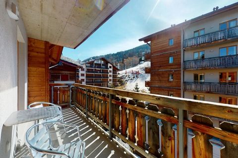 This cozy flat is perfectly situated close to the village center and cable cars in the Swiss resort of Nendaz, nestled in the heart of the 4 Vallées. Accommodating up to 4 guests, this charming 3-star flat spans 34 m², making it ideal for couples or ...