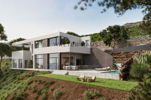 Presentamos una exclusiva vivienda de obra nueva en la prestigiosa urbanización Mas Toi, en Calonge, Costa Brava. Esta propiedad de 198 m² cubiertos se distribuye en dos plantas, ofreciendo un diseño moderno y elegante, con espacios cuidadosamente di...