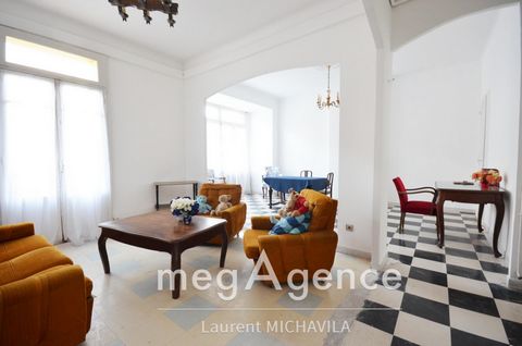 In the dynamic city of Béziers, at the crossroads of beaches, transport and all amenities, this charming apartment nestled in the heart of a small condominium of 8 lots, in the Plateau des Poêtes district, with a large shopping center 200m away, heal...