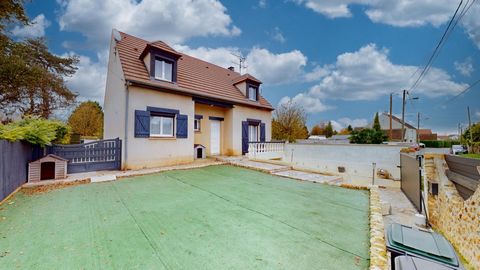 Laurent PAPARELLA de Propriétés-privées vous présente dans la commune de Bernay Villebert un pavillon indépendant 6 pièces de 123 m2 construit en 1991 et son sous sol total sur un terrain de plus de 500 m2 avec un puits. VISITE VIRTUELLE sur demande....