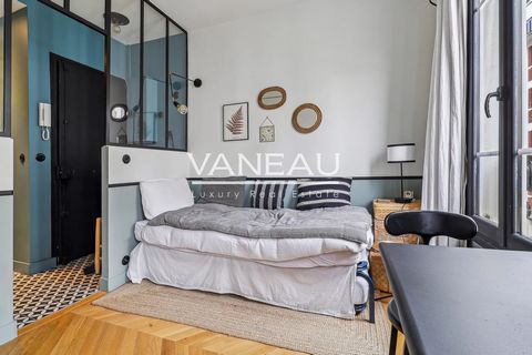 Entdecken Sie dieses entzückende Studio-Apartment im Herzen von Gros-Caillou, Paris 7ème. Mit gemütlichen 13,15 m² gut genutzter Fläche vereint diese Ein-Zimmer-Immobilie Charme und Funktionalität. Das Apartment verfügt über große Fenster, die den In...