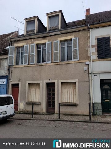 Fiche N°Id-LGB149502 : Chateaumeillant, secteur Centre ville, Maison d'environ 160 m2 comprenant 10 piece(s) dont 5 chambre(s) + Terrain de 420 m2 - Vue : Vue d?gag?e ? l'arri?re . - Construction Pierres de pays - Equipements annexes : jardin - cour ...