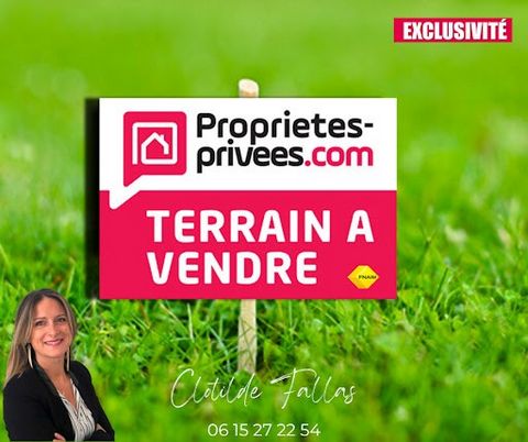 En exclusivité, Clotilde Fallas vous présente ce terrain idéalement situé dans un quartier résidentiel paisible de Travaillan. Avec une superficie généreuse de 950 m², ce terrain plat vous offre la possibilité de réaliser le projet de vos rêves avec ...