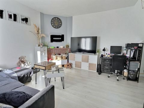 Maison de 84 m² en excellent état au prix de 142900 euros Honoraires charge vendeur - Secteur Erquinghem-Lys Cette maison de 84 m², en excellent état, offre un cadre de vie agréable et fonctionnel. Idéale pour une famille ou un couple, bénéficie d'un...