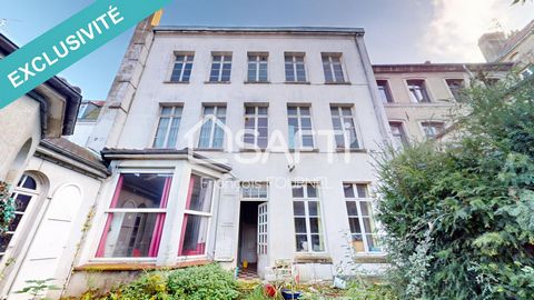 Dans une petite résidence proche de la Place Foch. Bel Appartement en rez de jardin de 4 pièces de 150m2 a rénover comprenant entrée, séjour, salon, cuisine, 2 chambres, salle de bains, wc et dégagements. Idéal pour une famille ou une paisible retrai...