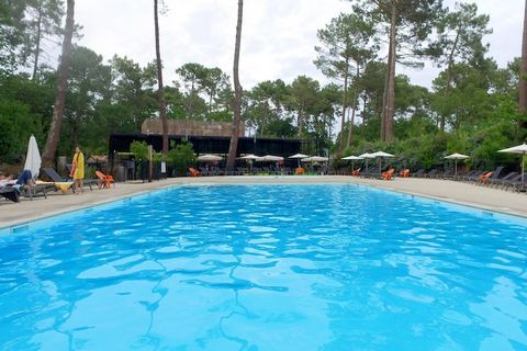 Ferienanlage inmitten von Kiefernwäldern, zwischen der Bucht von d'Arcachon und dem Atlantik. Die Anlage umfasst insgesamt 195 behagliche Lodges, jeweils mit eigener Terrasse. Verschiedene Freizeitmöglichkeiten stehen den Gästen zur Verfügung, wie Ge...