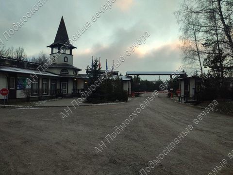 Варшавское шоссе 100 км от МКАД, вблизи д. Матюшино, СПК Капитан-Лэнд (Долина). Коттедж 180 кв. м, участок 13 соток, комфортабельный коттедж, полностью готов к проживанию./r/n Дом 180 кв. м, 1 этаж / 2 уровня, материал газобетонные блоки, утепленный,...