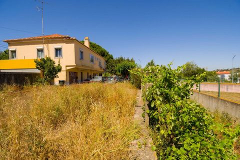 Viver em Caneças pode ser uma excelente escolha para quem procura um estilo de vida mais sossegado, sem se afastar demasiado das comodidades e oportunidades de Lisboa. A mistura do ambiente rural com acesso urbano faz de Caneças uma opção atrativa pa...