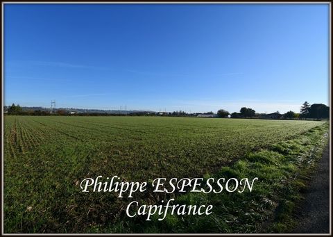 Philippe ESPESSON vous propose à la vente un terrain en ZAC, de 16420 m2. Idéalement situé entre Marmande et Sainte Bazeille, avec une belle visibilité sur l'axe principal au pied d'enseignes très connues comme Leclerc Marmande et Point P. Alors inve...