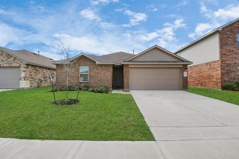 This charming single-story home features 3 bedrooms, 2 full baths, & a spacious 2-car garage. Step inside to find sleek wood-look laminate flooring in the main living areas, new carpet throughout, & fresh interior paint, including on the trim & doors...