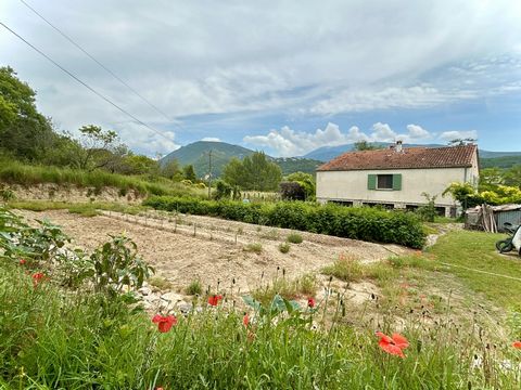 Maison traditionnelle de 146M2 sur un garage de 150m2