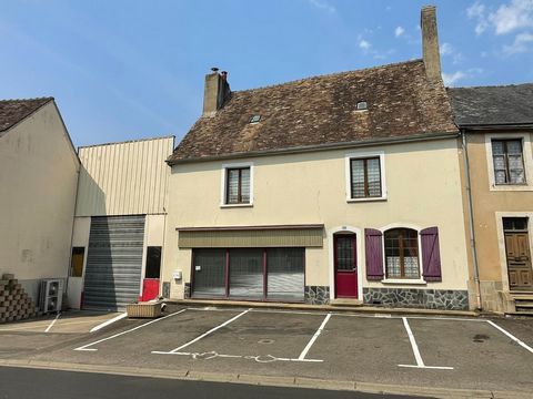 Ancien garage de village avec maison et terrain