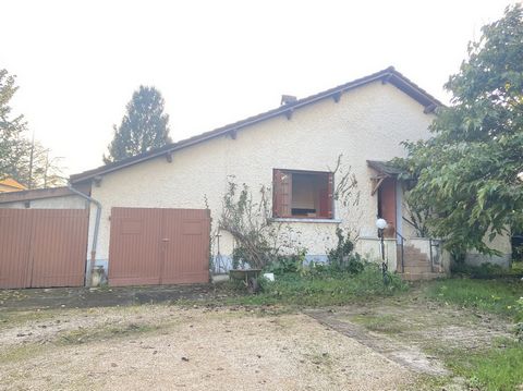 Maison en impasse à deux pas des écoles et commerces à Biars sur Cère.