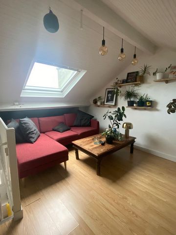 Duplex sans vis-à-vis au coeur des Puces