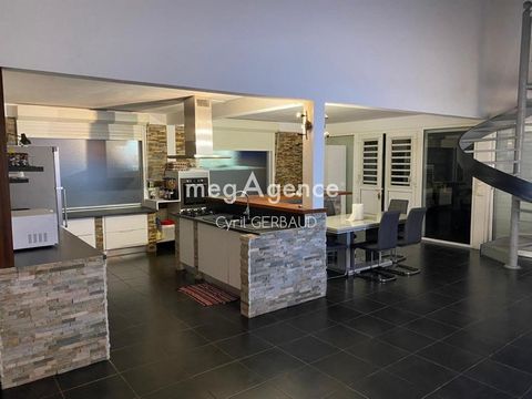 Loft de caractère 4 pièces 160 m2 à Cayenne