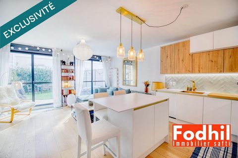Maison familiale moderne de 4 pièces avec un double box et un jardin.