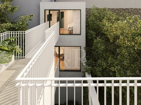 3-bedroom apartment with 129 sqm of gross private area, located in the Anjos 35 project. This 3-bedroom apartment is the most exclusive unit in the project, with independent access, providing the experience of a semi-detached house at the top of the ...